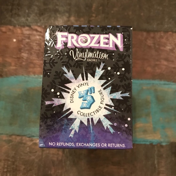 NIB Anna Vinylmation Figure - Picture 6 of 7